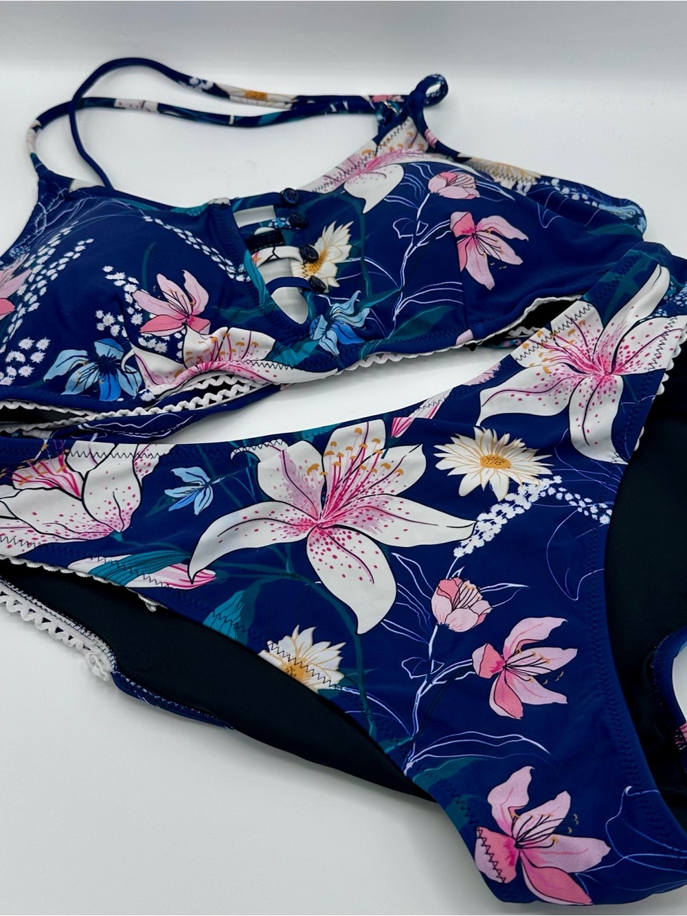Cupshe Navy Floral Strappy Bikini Set - Pink & White Lily Print Size XL (1296)